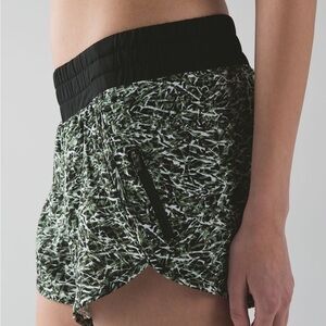 Lululemon Tracker Shorts Mini Ripple Desert Olive